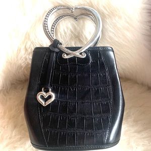 ✨SOLD✨✔️✔️ Blk Brighton heart handles Bucket